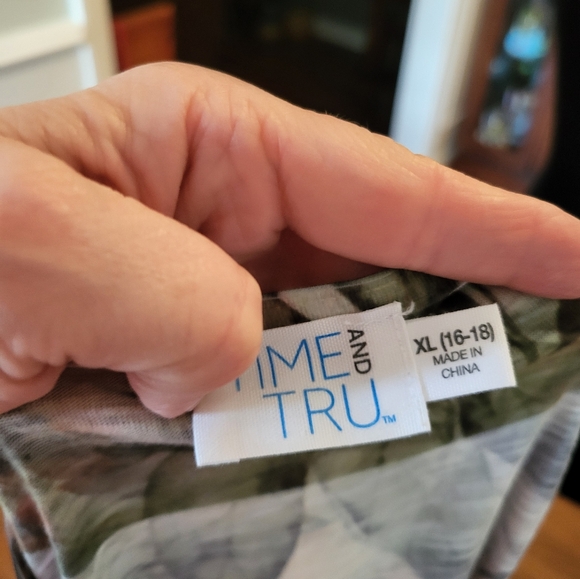 4/$19 Floral Embellished Grunge Fairy Top with Bell Sleeves XL  NWOT Boho - Picture 10 of 10